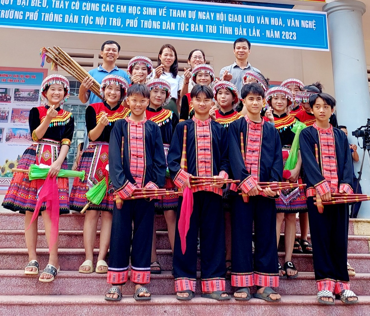 Trường PTDTBT THCS Tô Hiệu tham gia ngày hội giao lưu văn hóa, văn nghệ các trường phổ thông dân tộc nội trú và phổ thông dân tộc bán trú tỉnh Đắk Lắk năm 2023