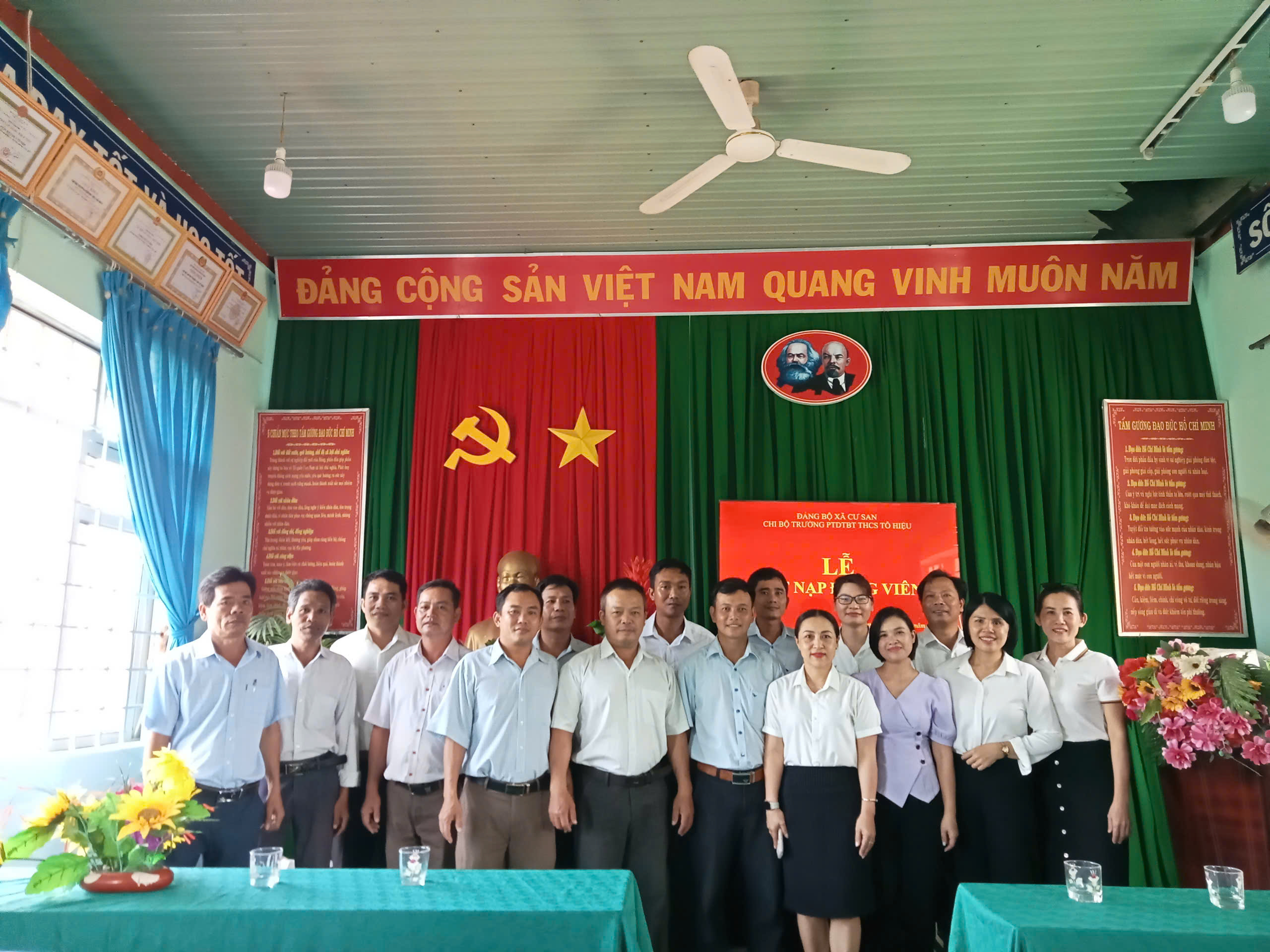Kết nạp đảng viên mới